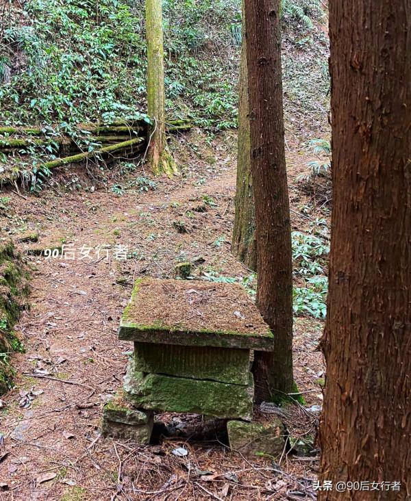 徒步成都大邑終南山，山高路遠無人煙，只有一座荒廢無人的道觀