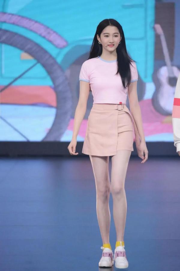 鹿晗女友關曉彤美圖合集 鹿晗女友關曉彤美圖合集