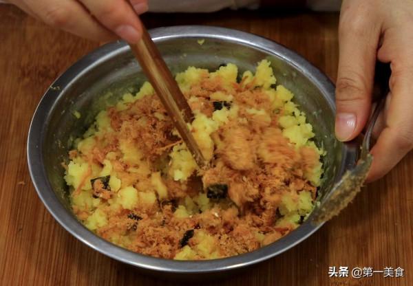 家常老婆餅，只要掌握油酥和油皮的技巧，在家也能做出金黃焦酥