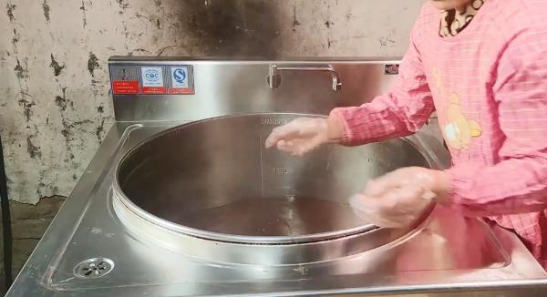 曹縣夫妻自創美食，一天400只，不預定吃不到