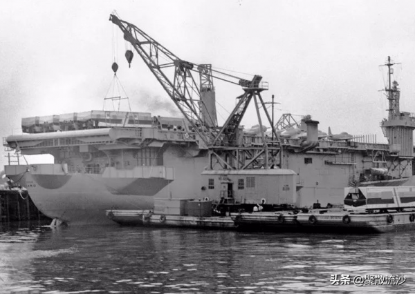 200億買6艘潛艇，1220噸的護衛艦白拿2艘，2艘1930噸的卻要22億