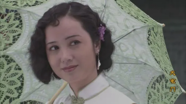 《大宅門》裡白玉婷,選擇與照片結婚,幻想愛情的女人,有多瘋狂 《大宅門》裡白玉婷,選擇與照片結婚,幻想愛情的女人,有多瘋狂