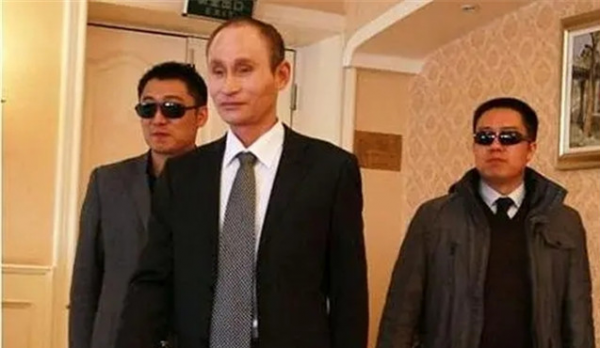 安徽老漢因長得像普京,曾經一度火到國外,後來怎麼樣了? 安徽老漢因長得像普京,曾經一度火到國外,後來怎麼樣了?