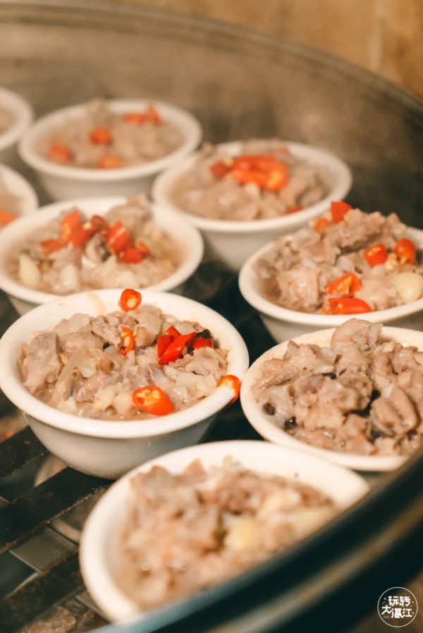 凌晨2:30營業，沒名字沒定位