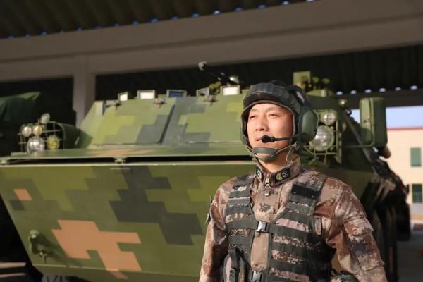 一級軍士長展海波：紮根軍營獻青春