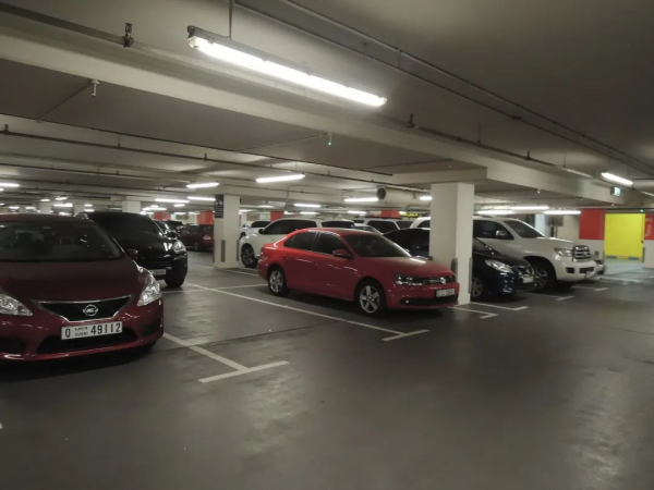 迪拜遍地豪車，連出租車都是超跑？帶你走一遭，實情絕對驚到你