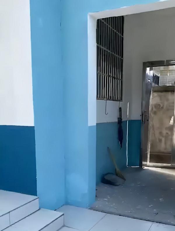 家裡房子被父母裝修成了“派出所”，小偷看了繞道走