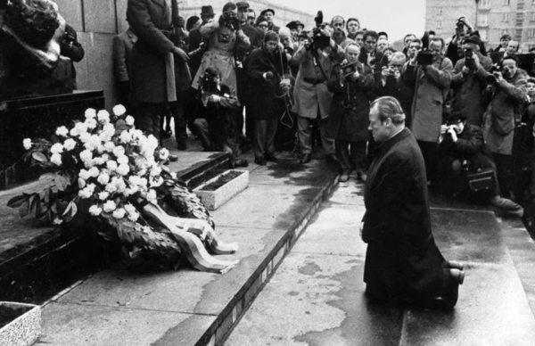 德國總理道歉下跪，為何被多數德國人反對？