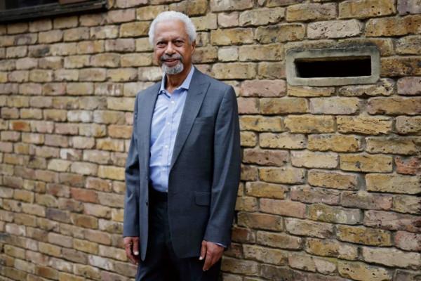 在諾獎得主古爾納的故鄉，大海不再只有傷痛