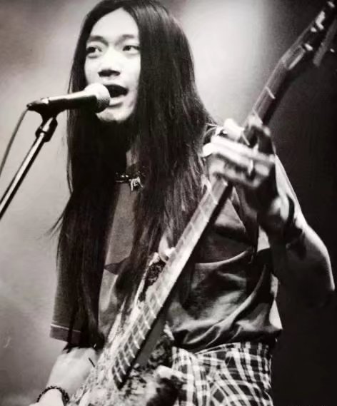 9位英年早逝的明星，各有各的原因，最大42歲，最小22歲