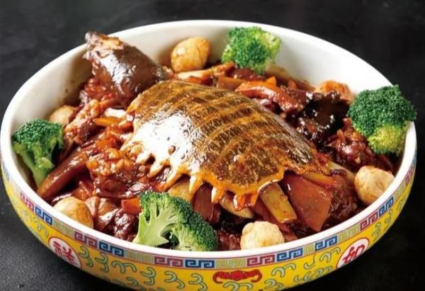 大叔深山養殖:八萬只團魚,兩三年過後,讓他大賺了三千六百萬元 大叔深山養殖:八萬只團魚,兩三年過後,讓他大賺了三千六百萬元