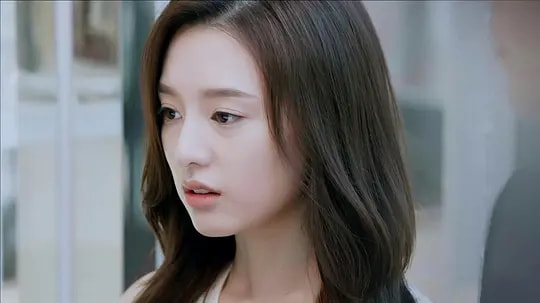 “天然女神”金智媛：顏值絲毫不輸宋慧喬，如今廣告接到“手軟”