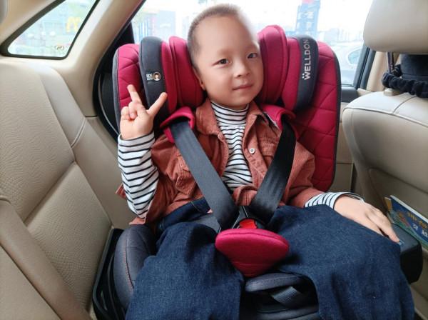 「生活多麼美好」惠爾頓星願兒童安全座椅曬物分享