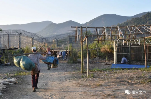 緬甸戰火不斷，上千人逃到緬中邊境線躲避，日子過得很苦