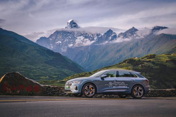 多路況測試國產奧迪e-tron:它能“鼓動”傳統豪華車使用者換車 多路況測試國產奧迪e-tron:它能“鼓動”傳統豪華車使用者換車