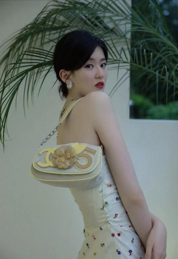 有人說她不是女的? 有人說她不是女的?