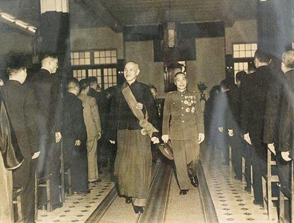 民國軍座、團座真的爛大街？別被導演騙了，國軍稱呼長官只有2種