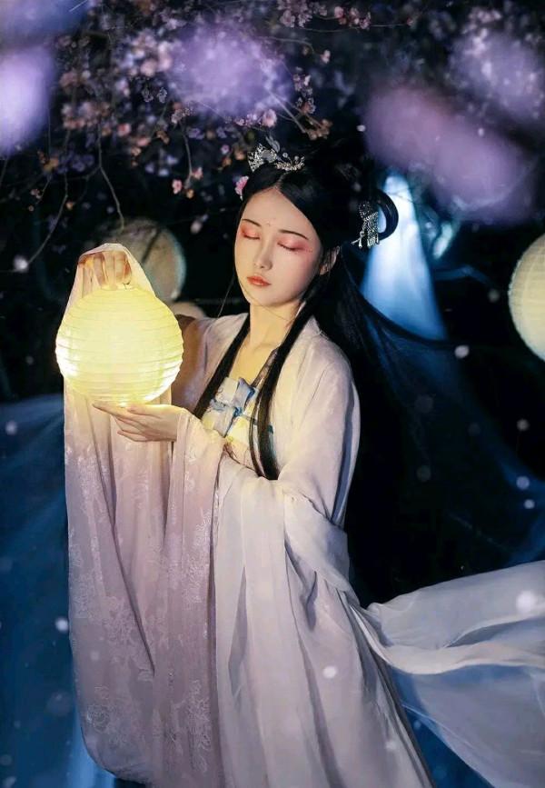 中秋月下百花妍 中秋月下百花妍