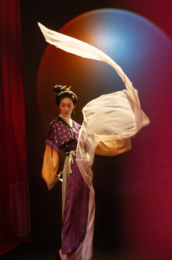 生活在左《九九消寒圖》New Hanfu系列主題釋出會