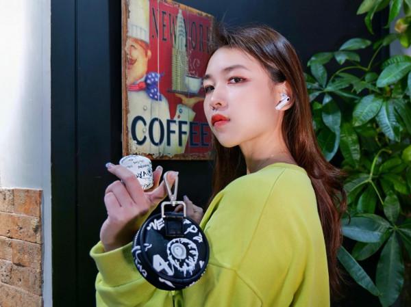 新款個性耳機開箱，這或許是塗鴉藝術與數碼玩物最前衛的一次碰撞