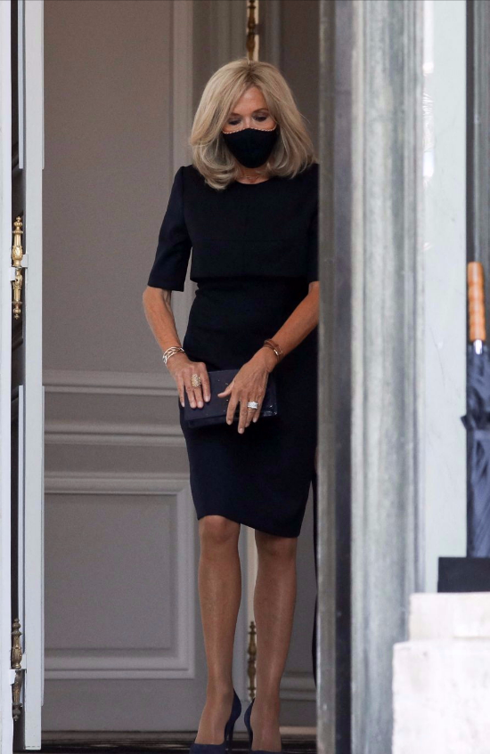 馬克龍有多放不下布麗吉特?每90分鐘通一次電話,在外寸步不離 馬克龍有多放不下布麗吉特?每90分鐘通一次電話,在外寸步不離