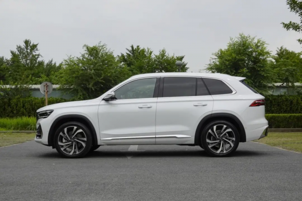 15萬買“神車”頂配,顏值高、空間大,其中一款價格更是勁爆 15萬買“神車”頂配,顏值高、空間大,其中一款價格更是勁爆