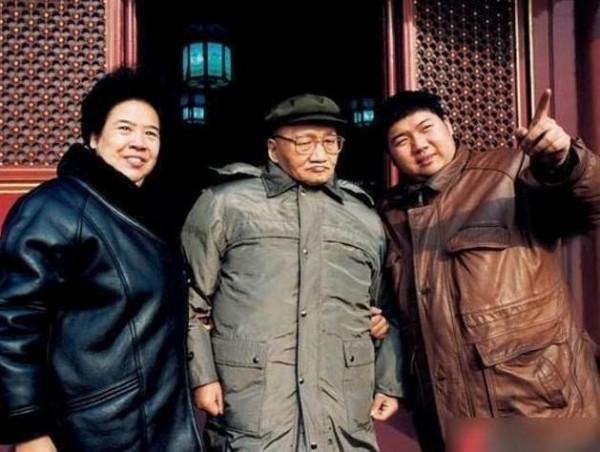 84歲毛岸青去世，劉思齊、李敏李訥前來追悼送別，邵華哭成淚人