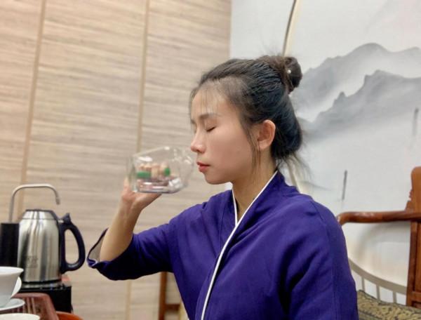 為什麼喝了普洱茶後會發熱出汗？是身體虛嗎？