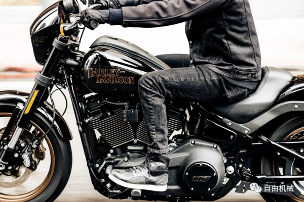 排量大升級，哈雷釋出22款新車，國內新款價格公佈丨業界