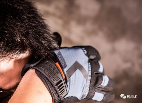 國產戰術手套的崛起-TACLAB T-黑豹通用戰術手套丨評測