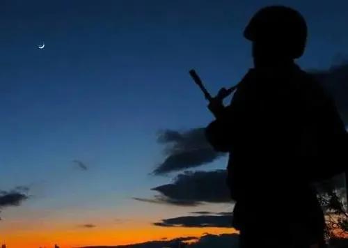 深夜，絕密任務：為周恩來總理撒骨灰（空軍機械師李連生口述）