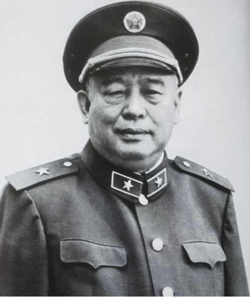 韓先楚晚年睡不著覺，秘書姚科貴勸他：要少說話，多睡覺