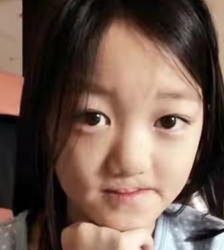 15歲李嫣曬近照,與閨蜜聚會心情好,氣質越來越像媽媽王菲 15歲李嫣曬近照,與閨蜜聚會心情好,氣質越來越像媽媽王菲