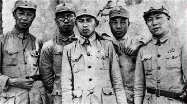 日軍追趕我軍到河邊，羅榮桓不同意拆掉獨木橋，反而順利甩掉敵軍