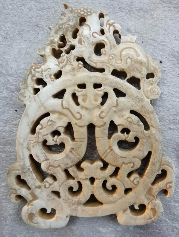 雞骨白出廓玉璧