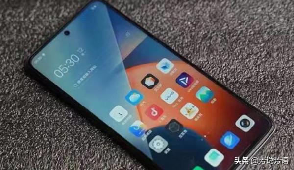 12+512G賣2599，5500mAh+66W，iQOO Z6攜獨顯芯上線