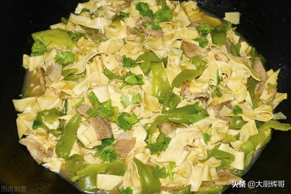 東北人請客吃飯，喝酒必點的這12道菜，接地氣兒又好吃，真香呀