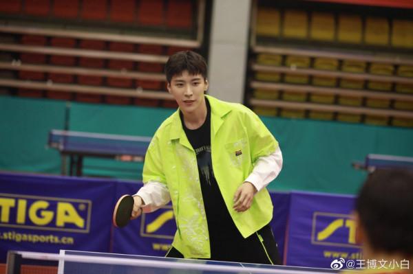 和馬龍曾是省隊隊友，參加13屆《快男》出道，後拍戲當上男一號