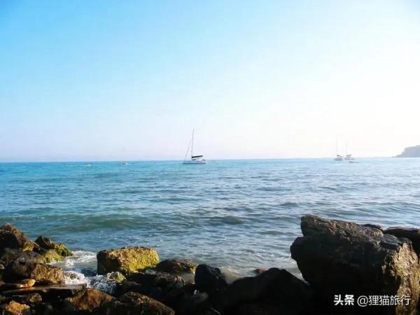 哈薩克裡海沿岸有阿特勞州、曼格斯套州，有阿特勞和阿克套港
