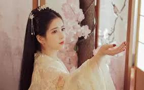 蔣興哥的為人智慧，人生的種種恩怨糾葛，只在一件珍珠衫裡