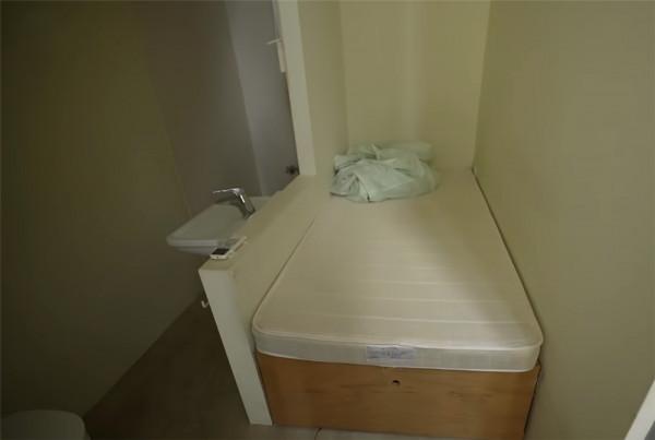 日本22歲女生住7㎡劏房,在迷你蝸居中生活1年,網友:也太逼仄了 日本22歲女生住7㎡劏房,在迷你蝸居中生活1年,網友:也太逼仄了