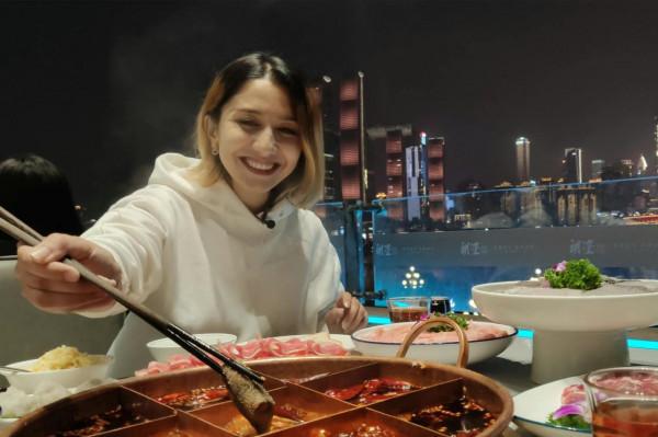 小姐姐和福特銳際暢遊魔幻重慶，是什麼讓她徹底種草？