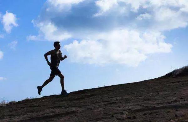 使用好斜坡訓練技巧，快速提升速度、力量與耐力