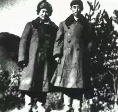 2000年，鄭維山臨終前，給中央寫了一封信，張萬年批示：非常感人