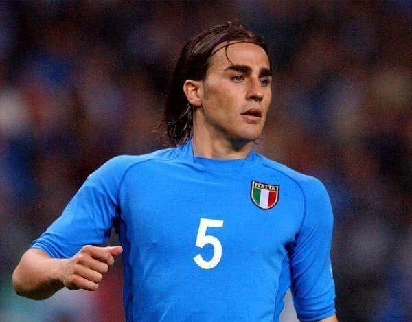 梅西都是隊裡大高個，世界足球歷史最矮11人超級陣容，誰能擋我？