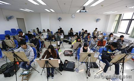 大一新生請注意，大學裡有4個社團很費錢，普通家庭的學生慎入