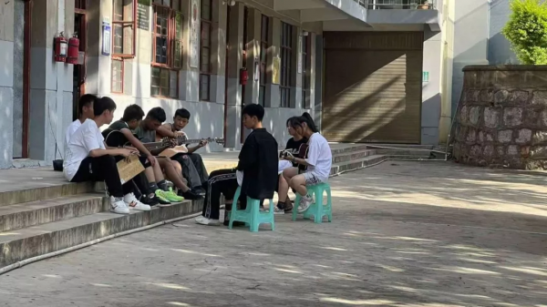 不尊重人性,不關注個性的教育不是真教育 不尊重人性,不關注個性的教育不是真教育