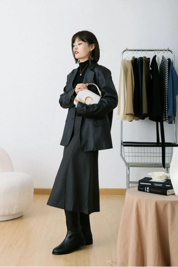 冬天怎麼穿裙裝？8套冬天不露腿的裙裝示範，保暖又好看