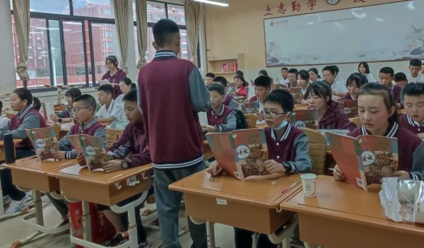 “中二效應”影響初中生,初二成績分層明顯,3類學生已率先搶跑 “中二效應”影響初中生,初二成績分層明顯,3類學生已率先搶跑