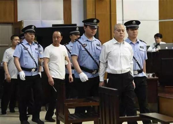 山西黑老大&OpenCurlyDoubleQuote;小四毛&rdquo;：因為嫌棄糟糠之妻，最後被自家人送進監獄